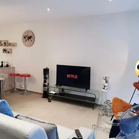 Urban Comfort 1 Bedroom With Terrace And Parking * Luxemburg