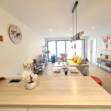 Urban Comfort 1 Bedroom With Terrace And Parking *