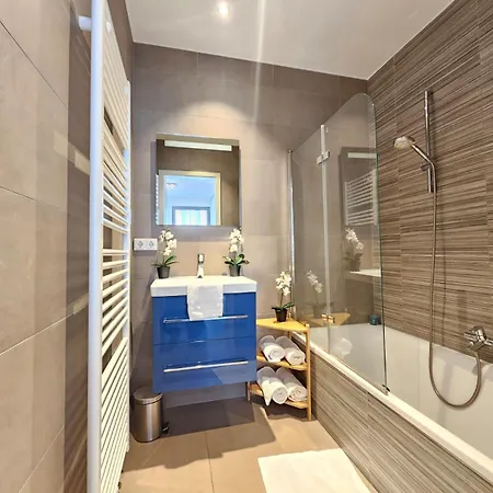 Apartman Urban Comfort 1 Bedroom With Terrace And Parking